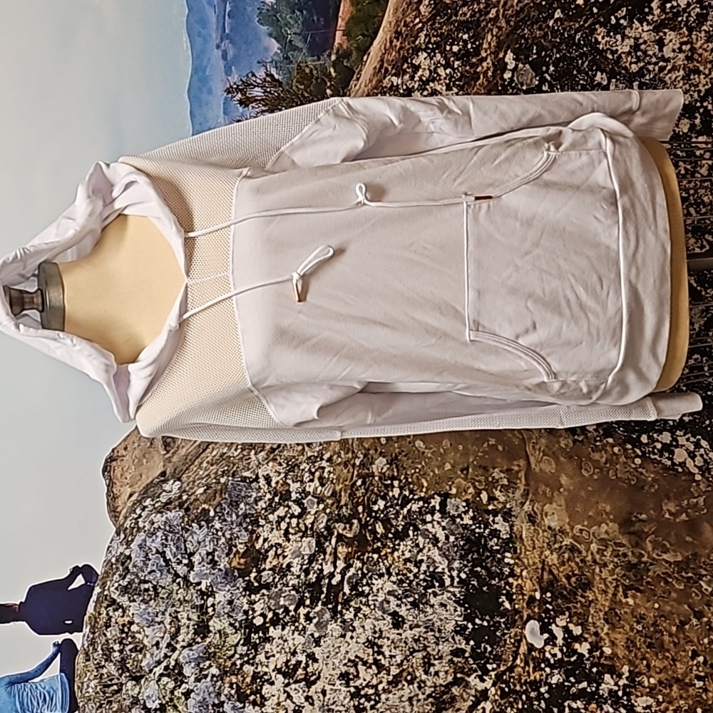 Onzie hoodie